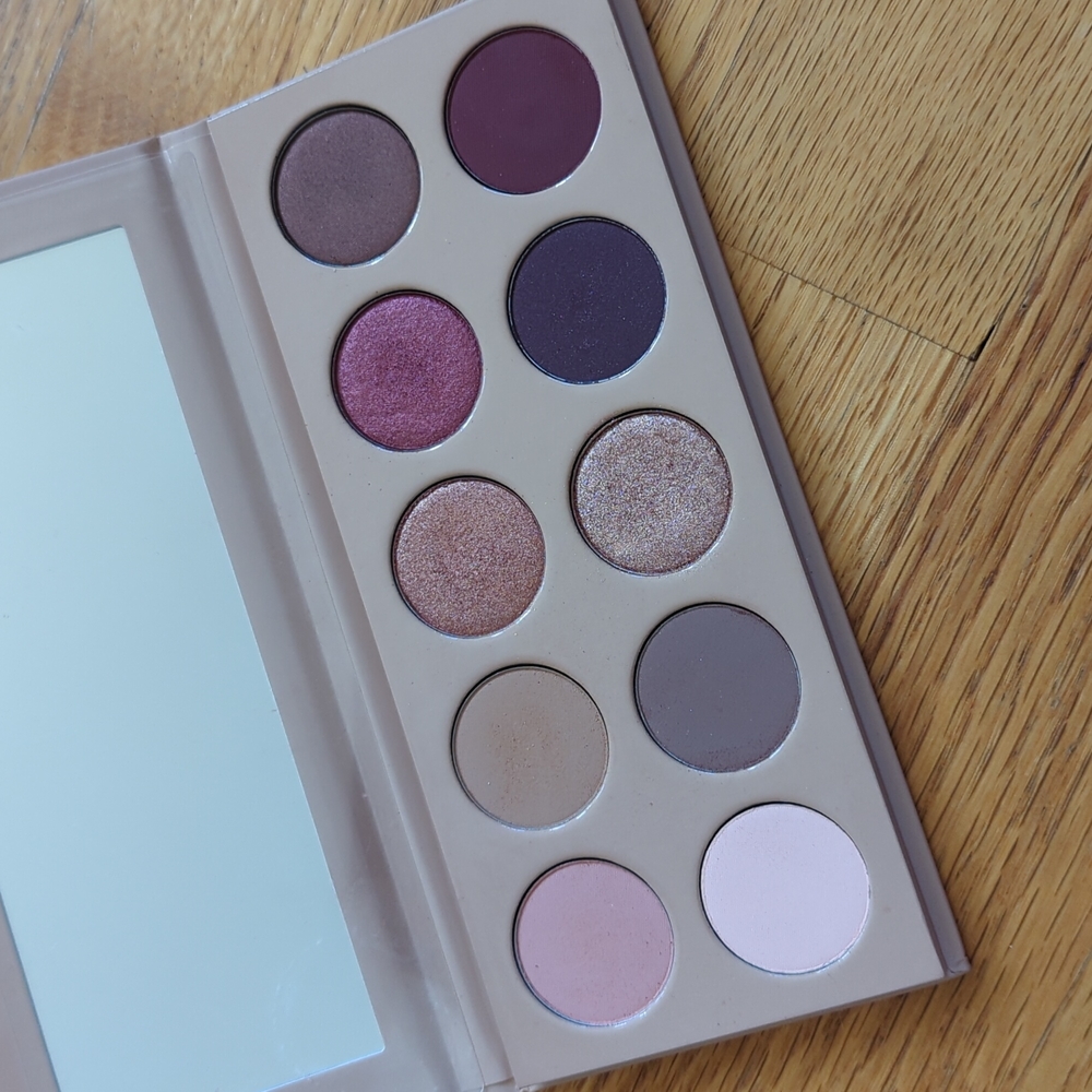 Barely Used: KKW Beauty Eyeshadow Palette in Classic Blossom